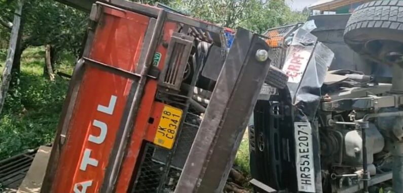 Eight CRPF men, civilian injured in Kulgam accident Eight CRPF men, civilian injured in Kulgam accident
