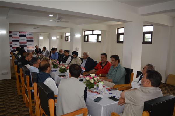 Apni Party PAC discusses prevailing political situation in J&K: Emphasizes participation of youth in political affairs