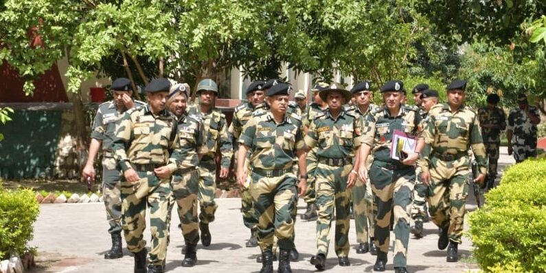 Amarnath Yatra: ADG BSF western Command visits Jammu Borders Amarnath Yatra: ADG BSF western Command visits Jammu Borders