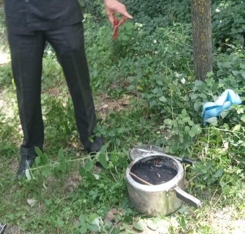 15kg IED recovered in Litter Pulwama, two militant associates arrested: Police 15kg IED recovered in Litter Pulwama, two militant associates arrested: Police