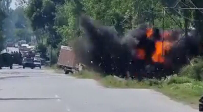 IED defused on Srinagar-Baramulla highway, traffic restored: Officials IED defused on Srinagar-Baramulla highway, traffic restored: Officials