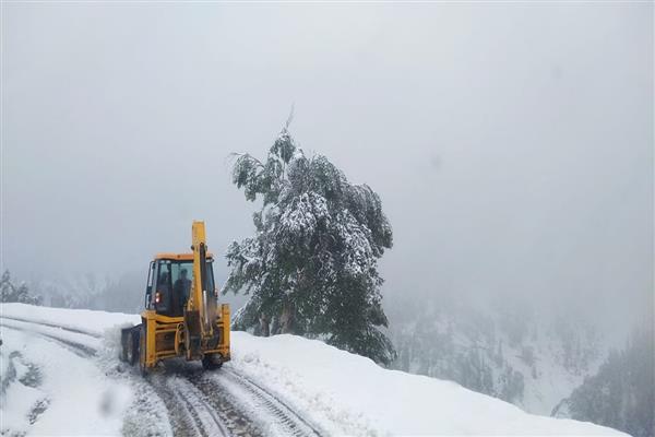 MeT forecasts rain, snow till November 7 in J&K, 2-3ft snow expected in higher reaches