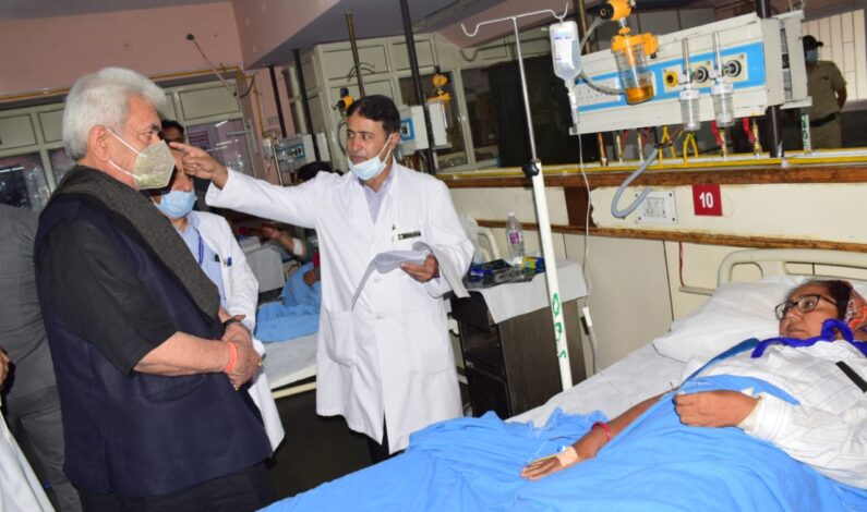Lt Governor visits SKIMS Hospital: Meets pilgrims injured during cloudburst at Amarnathji holy cave Lt Governor visits SKIMS Hospital: Meets pilgrims injured during cloudburst at Amarnathji holy cave