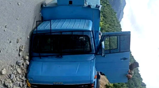 CRPF Vehicle, Escorting Yatra Convoy, Turns Turtle in Sonamarg; 2 Personnel Injured