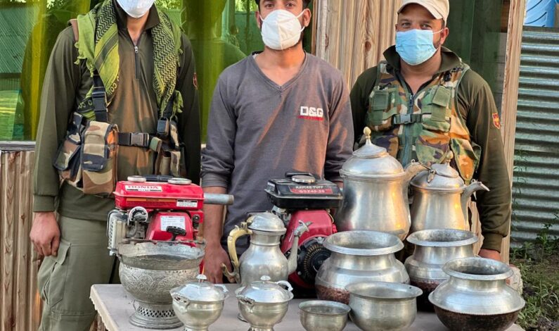 Seperate Burglary cases solved in Baramulla, Stolen Property Worth Lacs Recovered:Police Seperate Burglary cases solved in Baramulla, Stolen Property Worth Lacs Recovered:Police