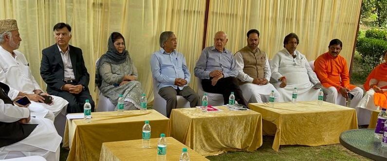 Inclusion of non-locals in J&K voter list: Oppn parties set up 14-member committee Inclusion of non-locals in J&K voter list: Oppn parties set up 14-member committee