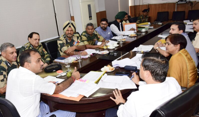 Div Com Jammu reviews status of land acquisition cases of BSF, Border issues