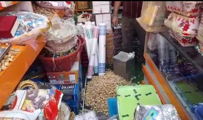 Burglars allegedly ‘ransack’ dry fruit shop in Srinagar