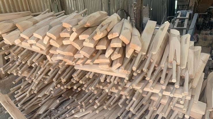 Willow shortage hits Kashmir bat industry, manufacturers worried