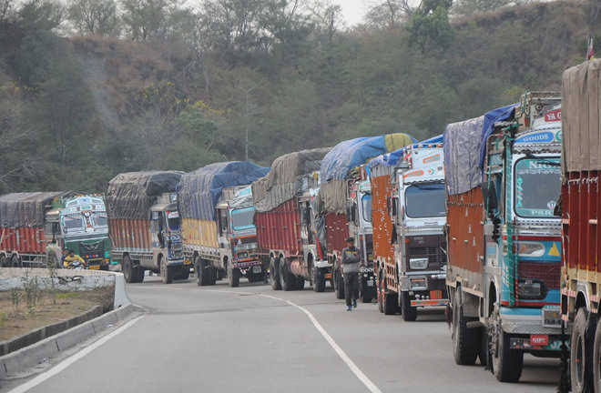 Halting of Fruit-Laden Trucks: Constraints on NH-44 likely to get over in next 3 to 4 days, say officials