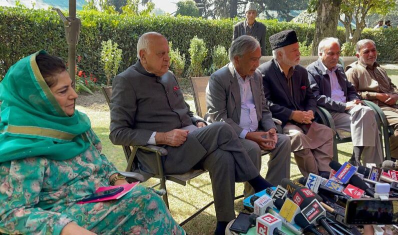J&K situation is ‘fast deteriorating’ worse; ‘Centre was choking even the breathing space of people of J&K’ alleges PAGD J&K situation is ‘fast deteriorating’ worse; ‘Centre was choking even the breathing space of people of J&K’ alleges PAGD