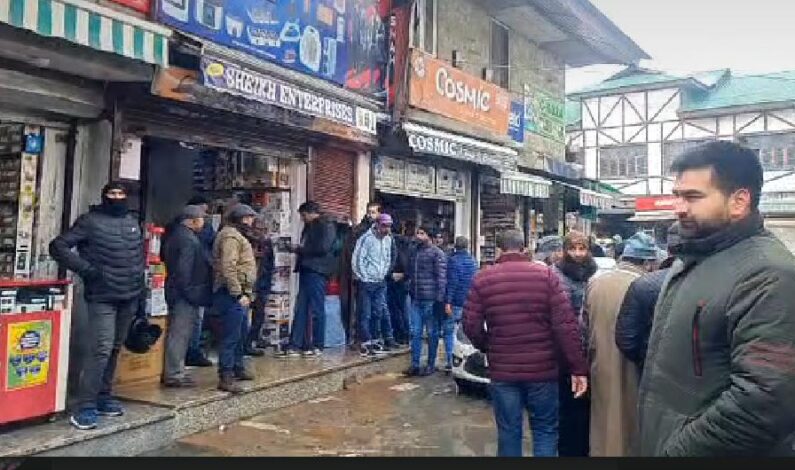 Shops sealed in Srinagar’s Aftab market unsealed Shops sealed in Srinagar’s Aftab market unsealed