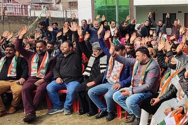 Congress fully capable to fight against anti-people policies of BJP: Vikar Rasool Wani