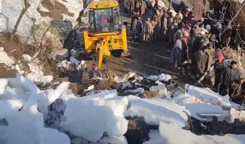 House, shops damaged as landslide occur in Damhal Hanjipora, Kulgam House, shops damaged as landslide occur in Damhal Hanjipora, Kulgam