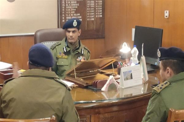 ADGP Kashmir Visits Pulwama, held security review meeting