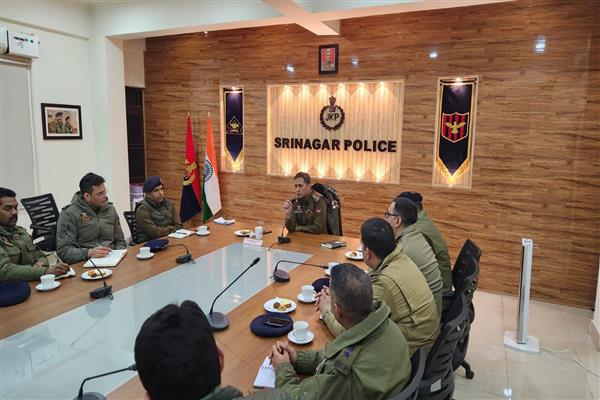 SSP Srinagar chairs crime disposal, security situation meet