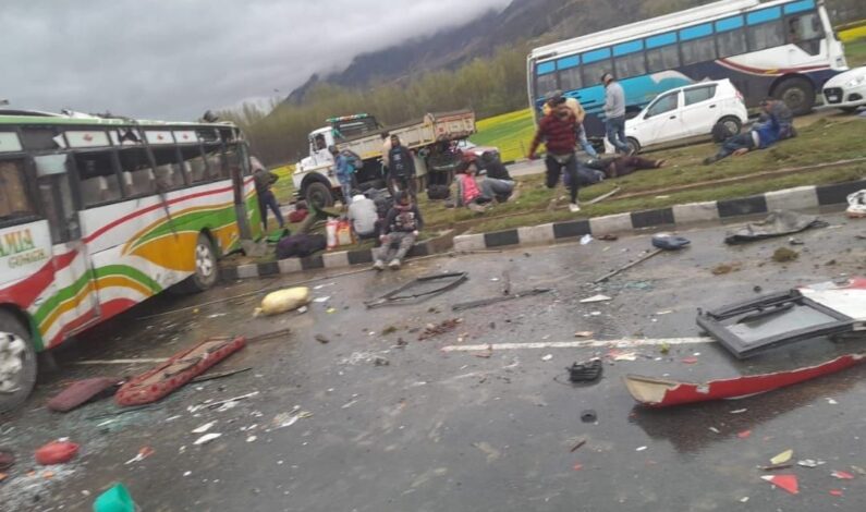Four Bihar residents killed as bus turns turtle along highway in Awantipora Four Bihar residents killed as bus turns turtle along highway in Awantipora