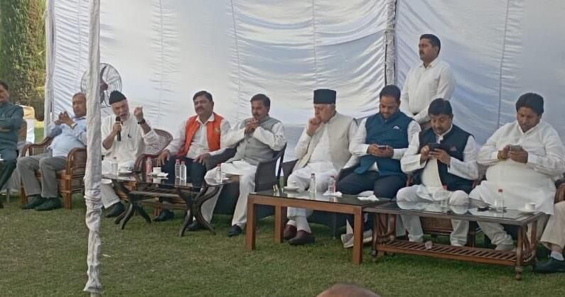 J&K leaders decide to meet ECI to seek early assembly polls, discuss UT’s situation with national opposition leaders J&K leaders decide to meet ECI to seek early assembly polls, discuss UT’s situation with national opposition leaders