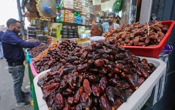 100 trucks of dates consumed in 20 days of Ramzaan in Kashmir