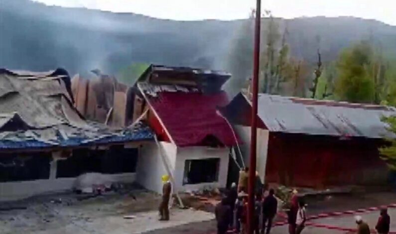 2 people killed, 5 injured in Fire Incident in Hotel in Ramban
