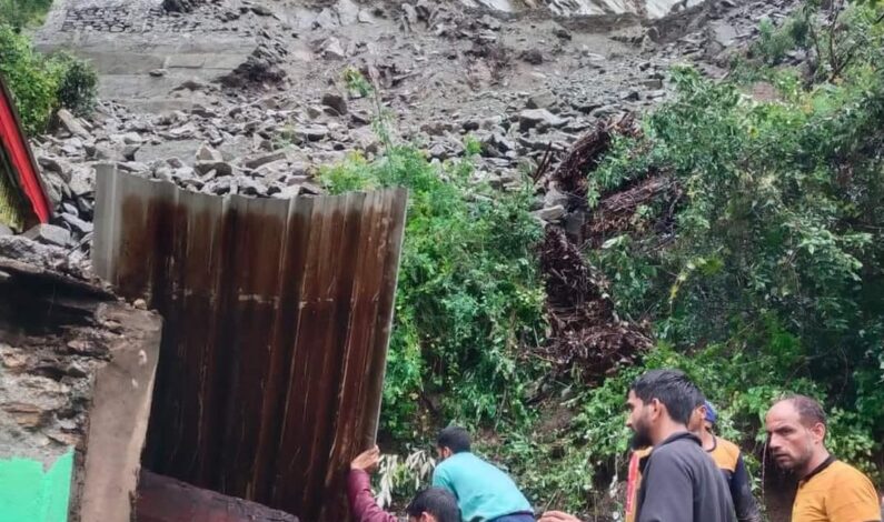 Two houses collapse amid heavy rains in Kathua; 5 feared dead, 3 bodies recovered